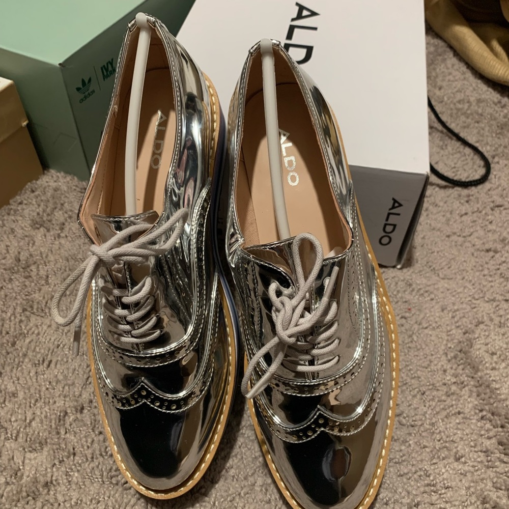 Aldo stylish shoe. Brand new worn once. Dress up or down. Eye Catcher!